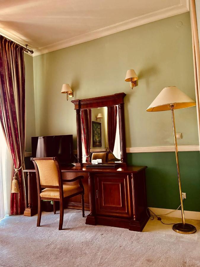 Hotel Angelo D'Oro Ploieşti Exterior foto