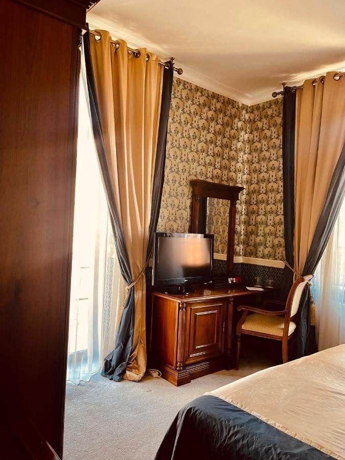 Hotel Angelo D'Oro Ploieşti Exterior foto