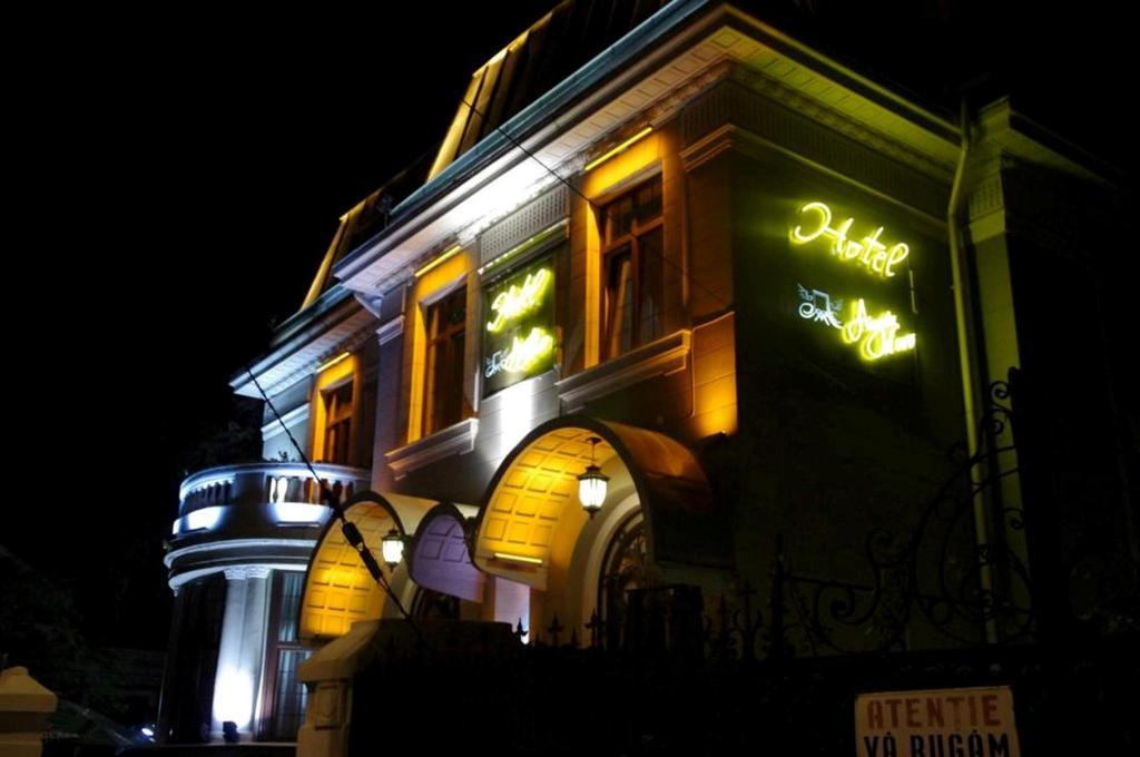 Hotel Angelo D'Oro Ploieşti Exterior foto